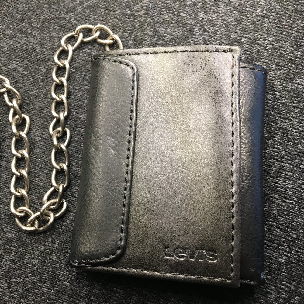 Levi's Tri-Fold Wallet on Chain